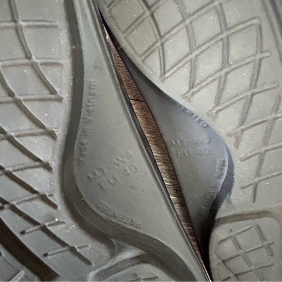 Oofos Ooahh Matte Black M7 W9 Sport Flex Slide Recovery Adjustable Hook & Loop - Picture 8 of 11